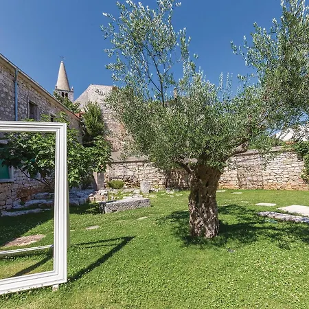 Beautiful In With Kitchen