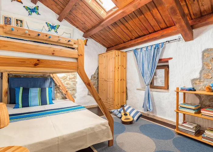 Beautiful In With Kitchen 발