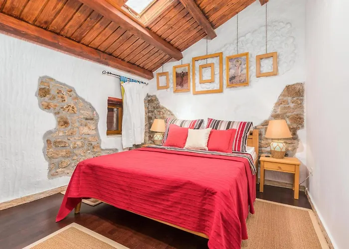 Beautiful In With Kitchen Holiday home