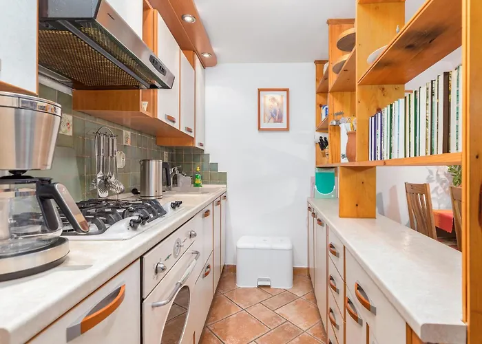 Holiday home Beautiful In With Kitchen *