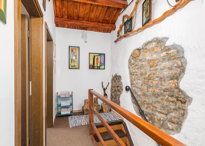 Beautiful In With Kitchen Holiday home *